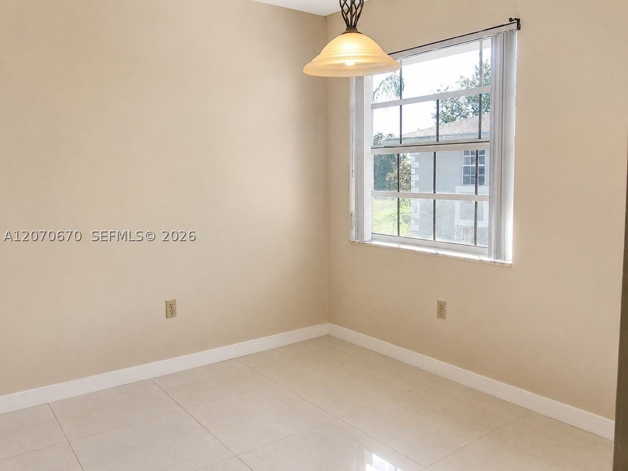 454 Ne 210th Circle Ter #202-7B - Photo 5 of 28