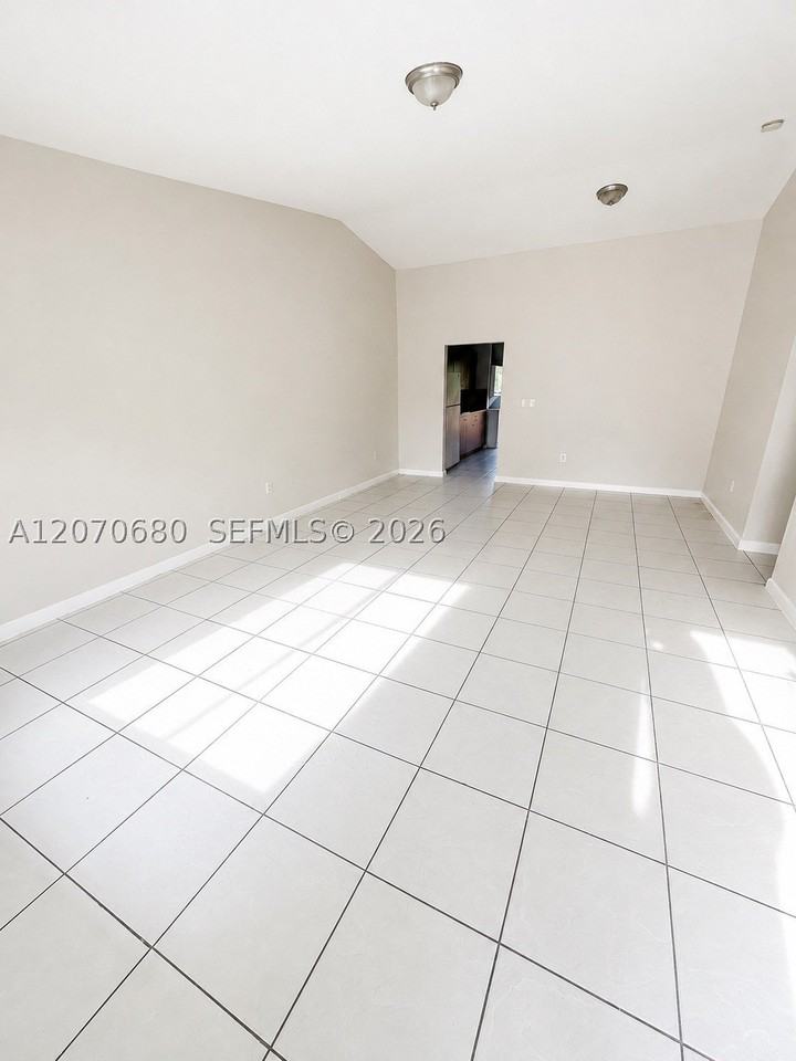 28331 Sw 141st Ct - Photo 4 of 16