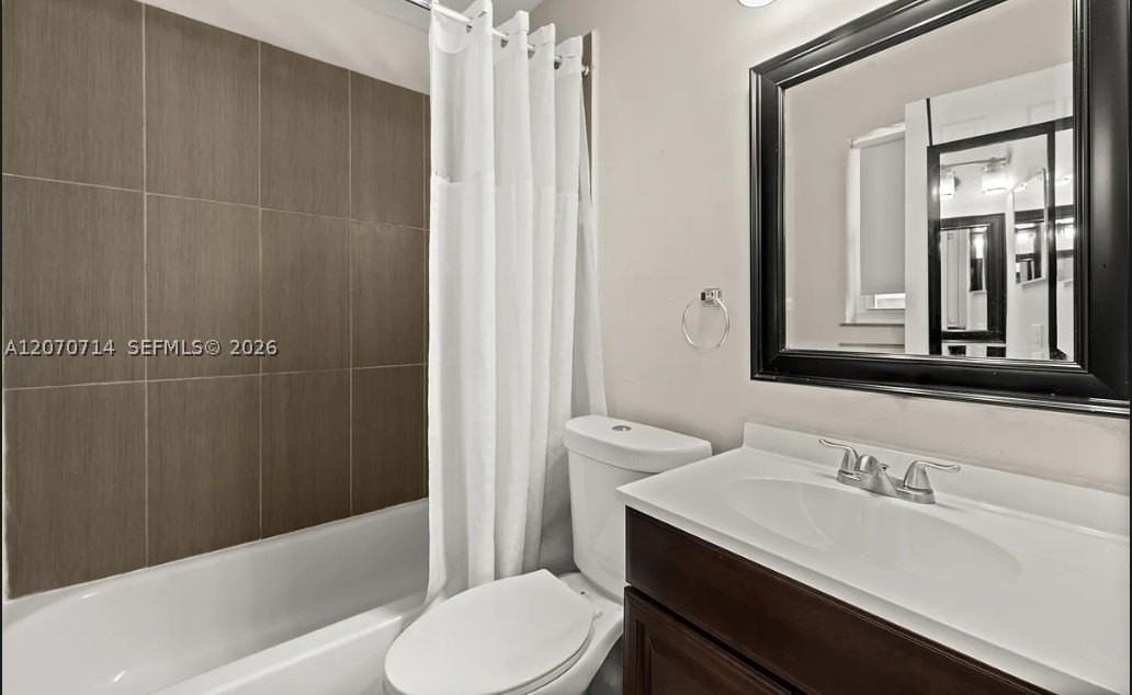 1133 Ne 17th Ave #7 - Photo 6 of 13