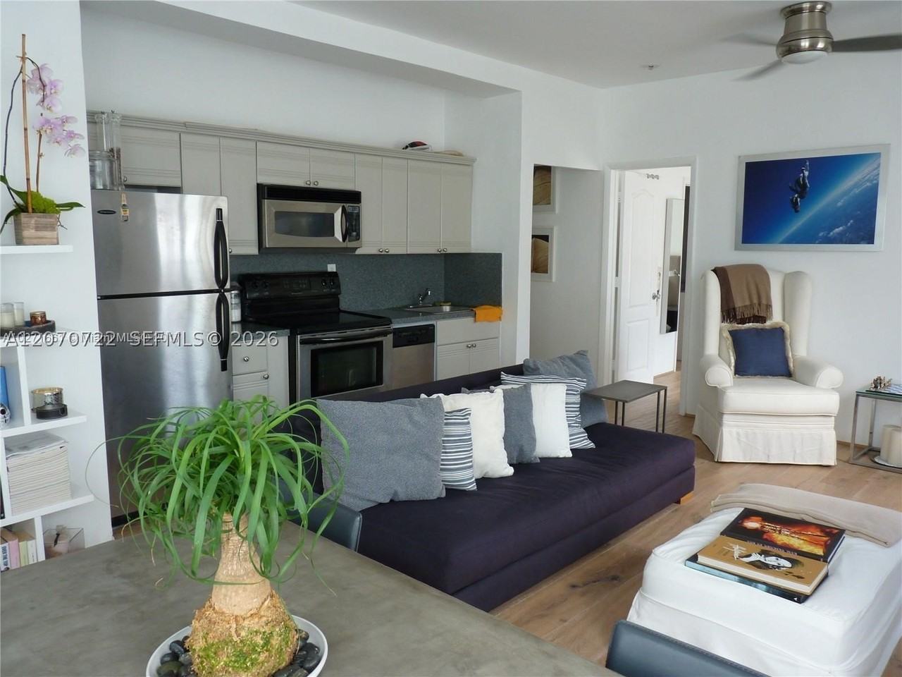 820 Euclid Ave #204 - Photo 2 of 15