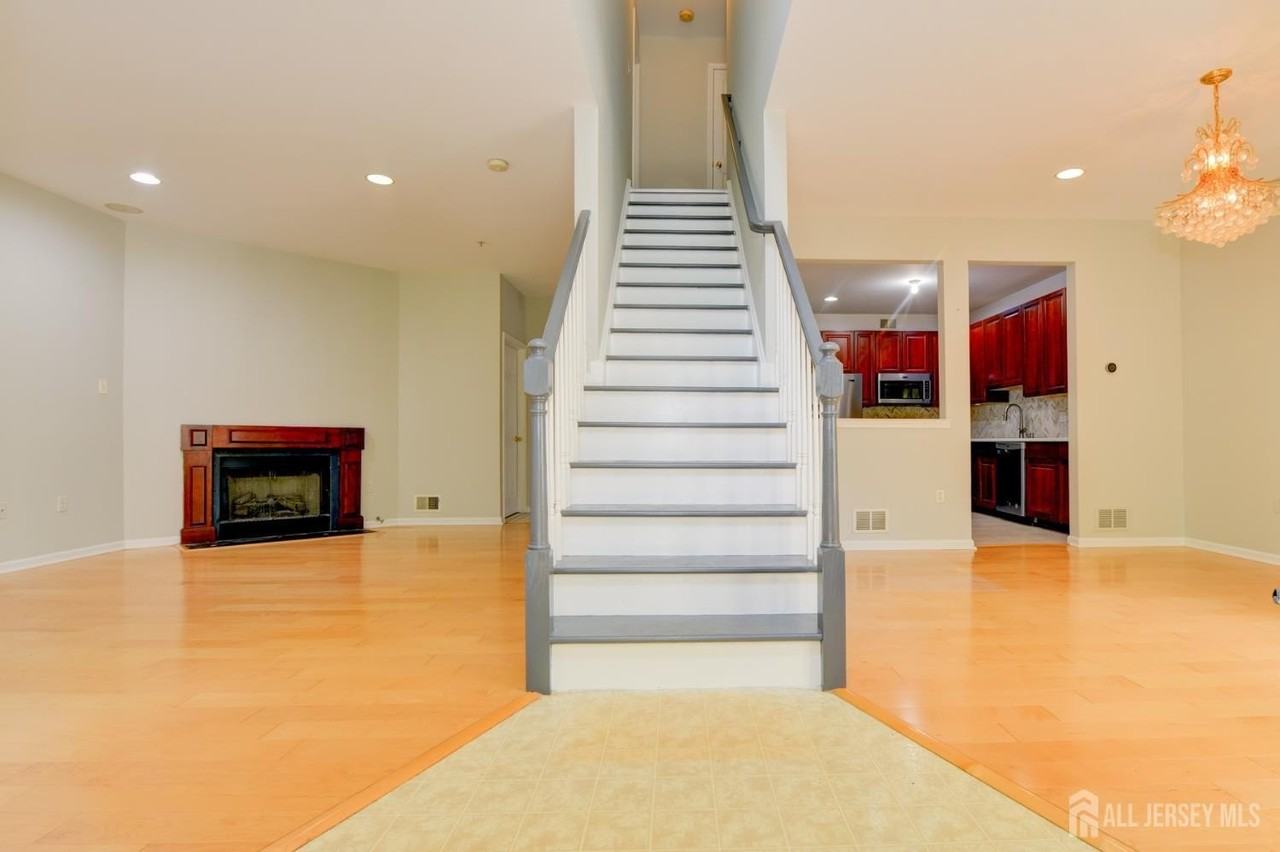 34 Forest Dr - Photo 3 of 41