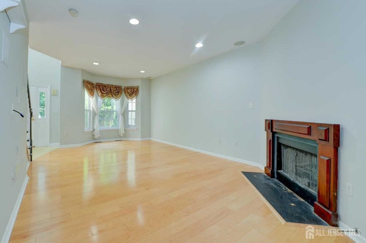 34 Forest Dr - Photo 5 of 41