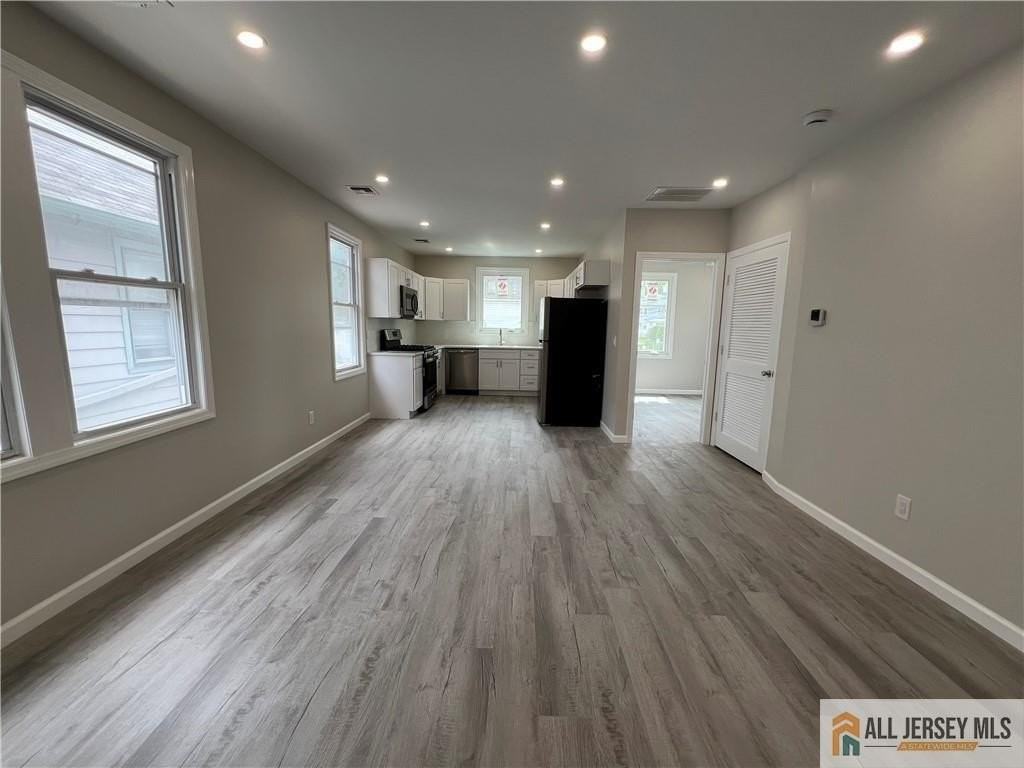 588 Livingston Ave #2B - Photo 3 of 22
