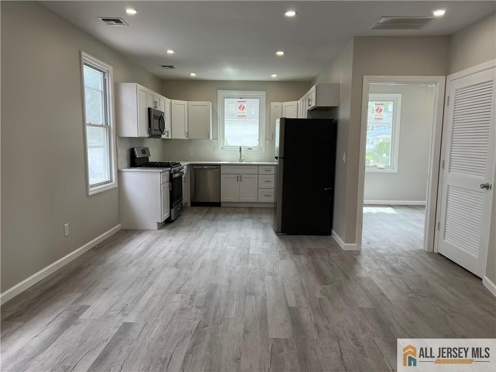 588 Livingston Ave #2B - Photo 4 of 22