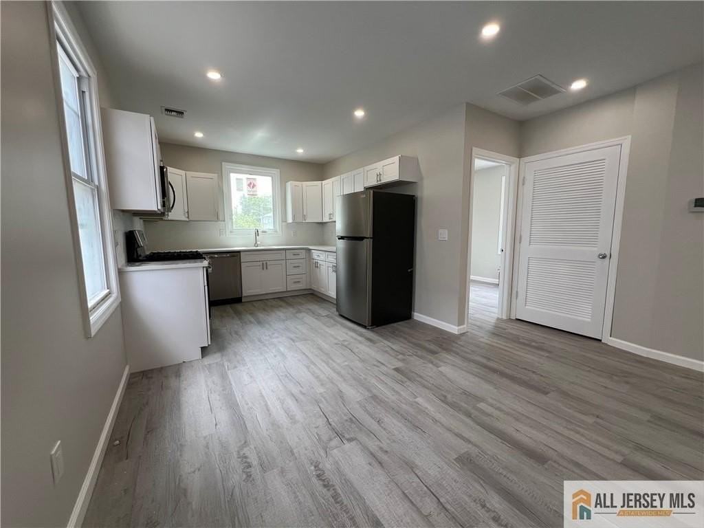 588 Livingston Ave #2B - Photo 5 of 22