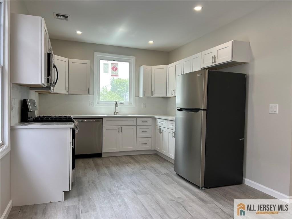 588 Livingston Ave #2B - Photo 6 of 22