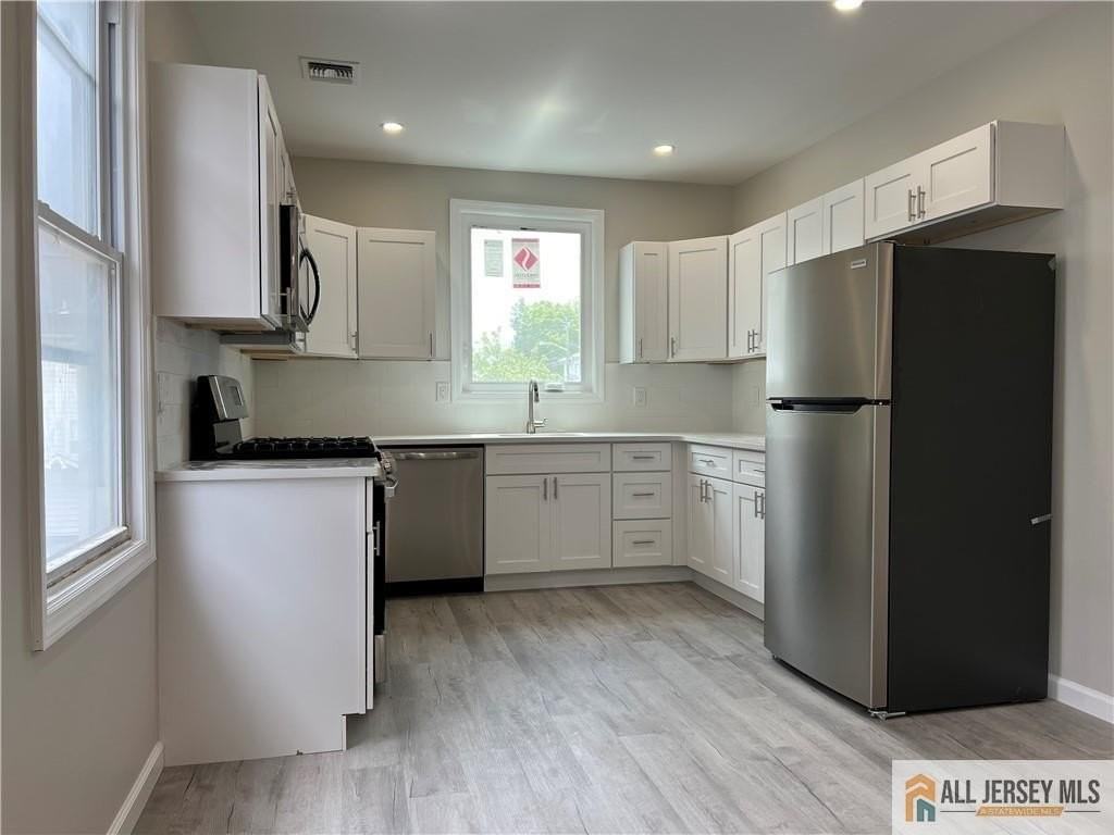 588 Livingston Ave #2B - Photo 7 of 22