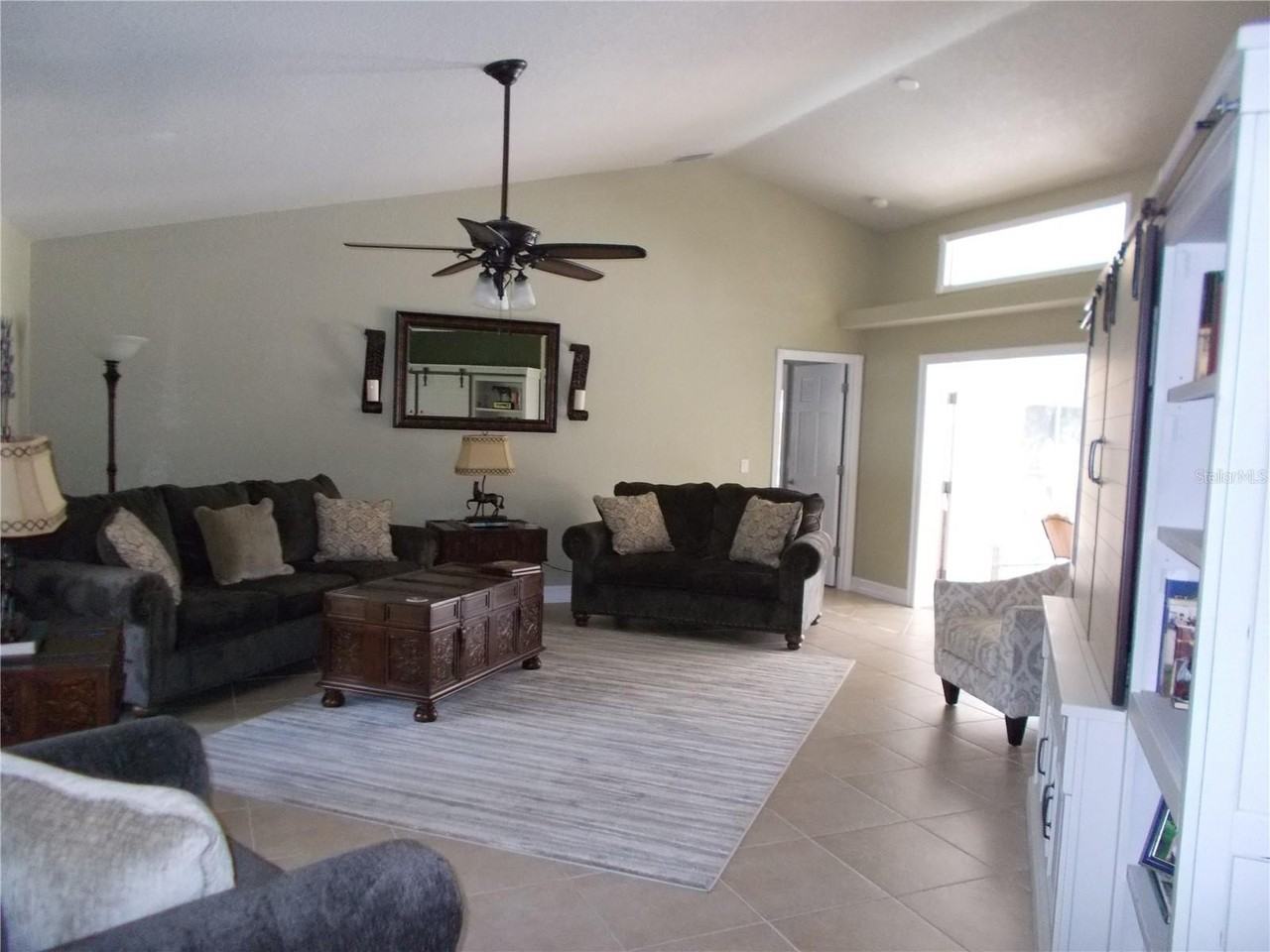 6960 Malton St - Photo 4 of 32
