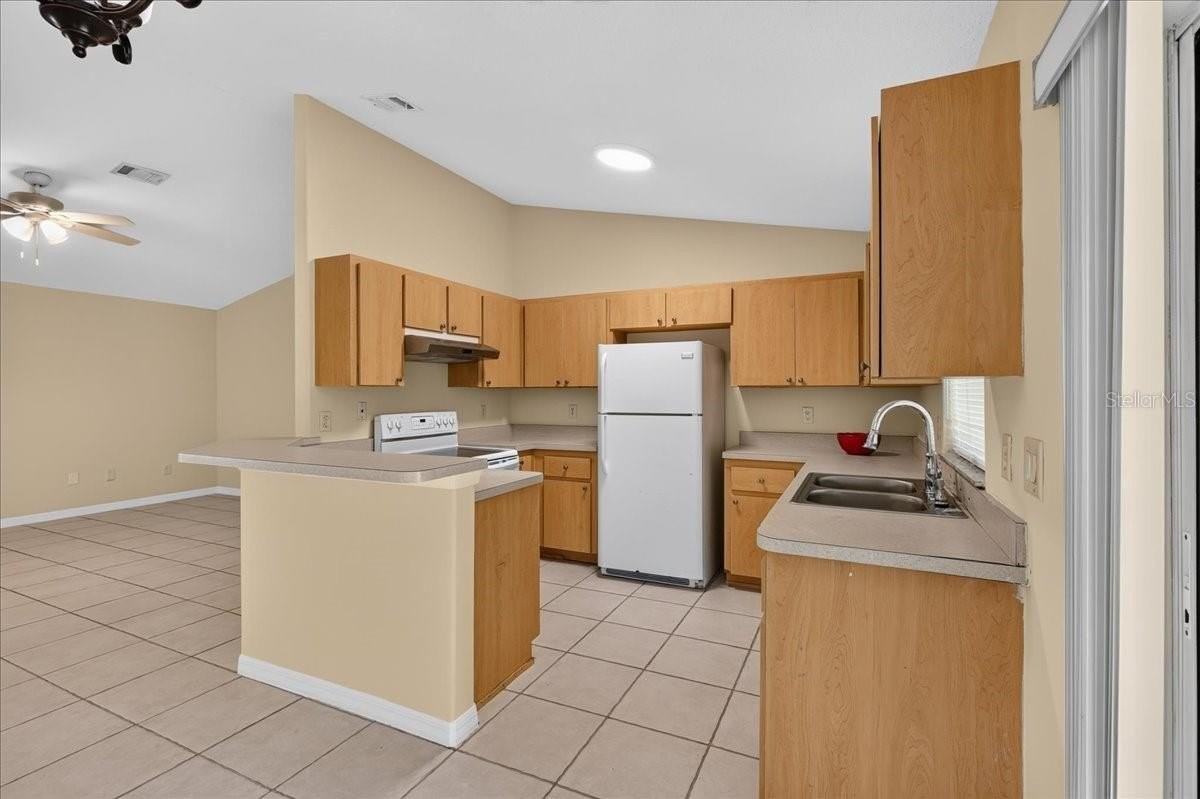 37 Pine Hill Ln #B - Photo 3 of 17