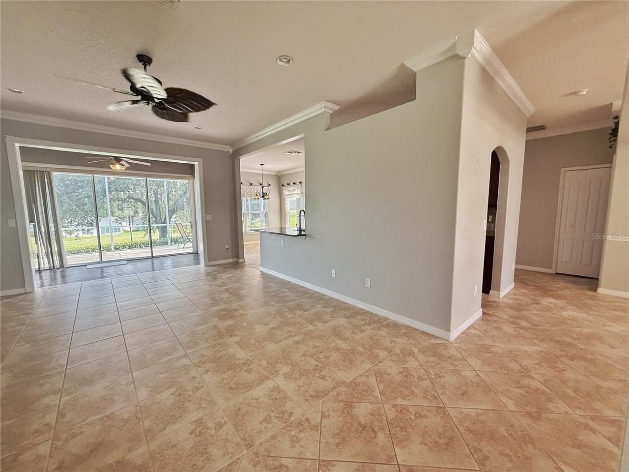 2222 Caxton Ave - Photo 6 of 36