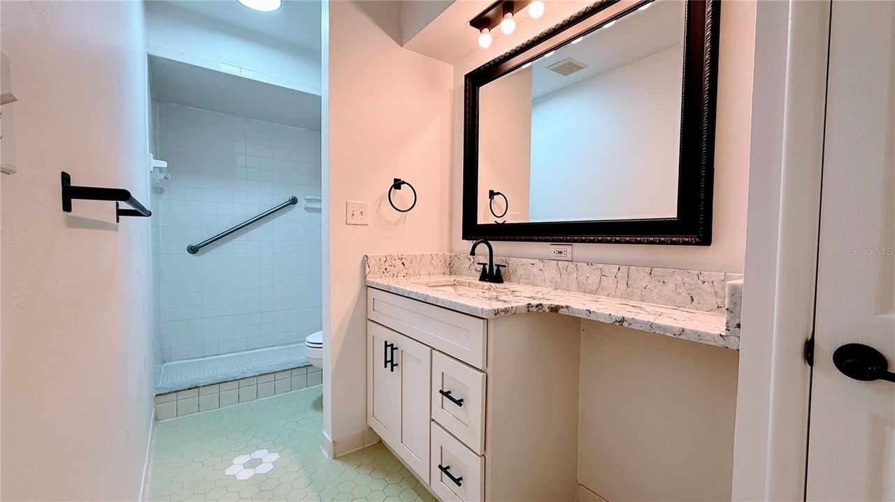 3429 S Polk Ave - Photo 4 of 9