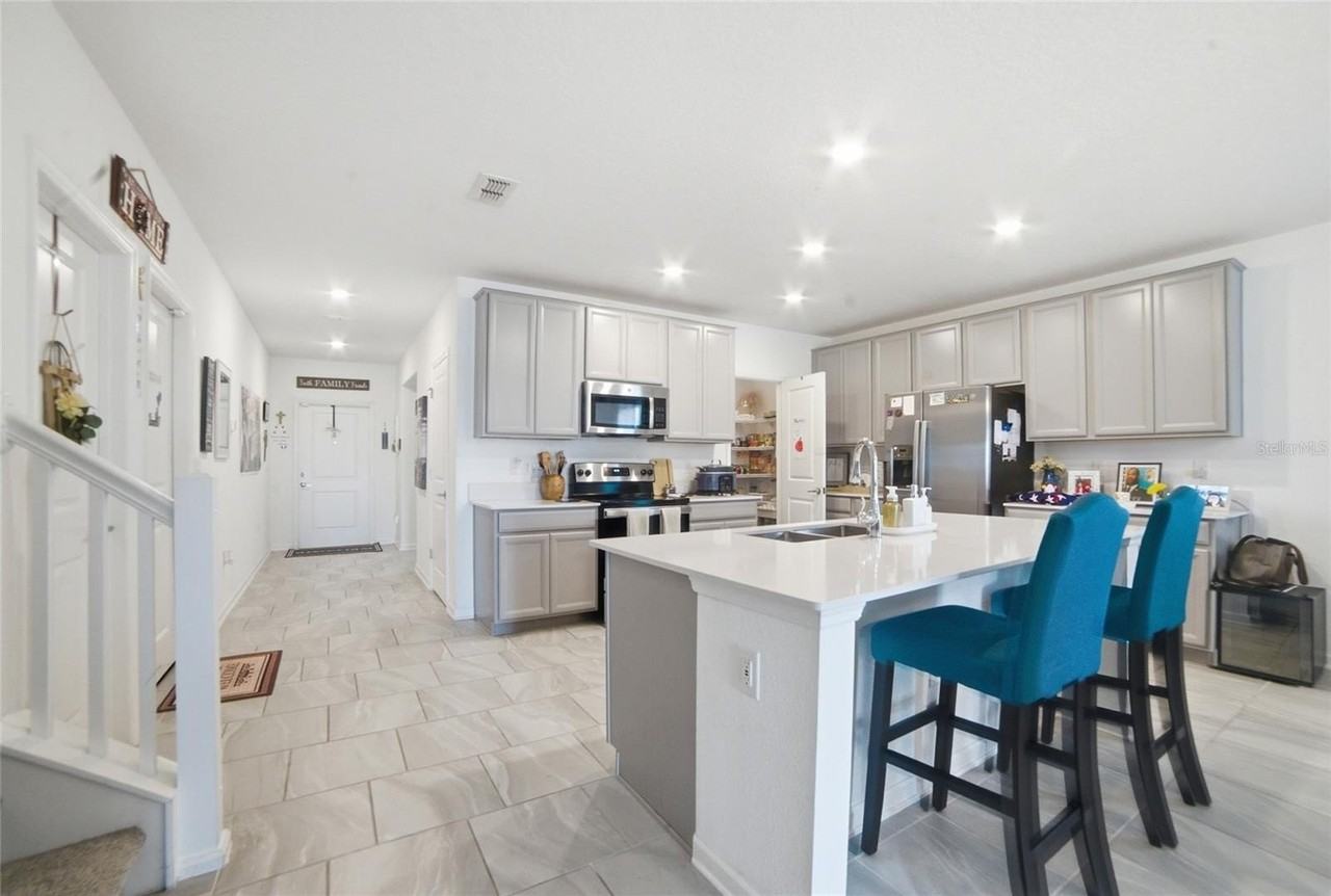 4980 Four Strand Ct - Photo 3 of 33