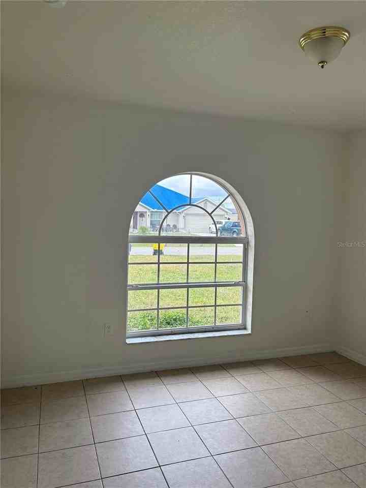 756 Camel Ct - Photo 4 of 18
