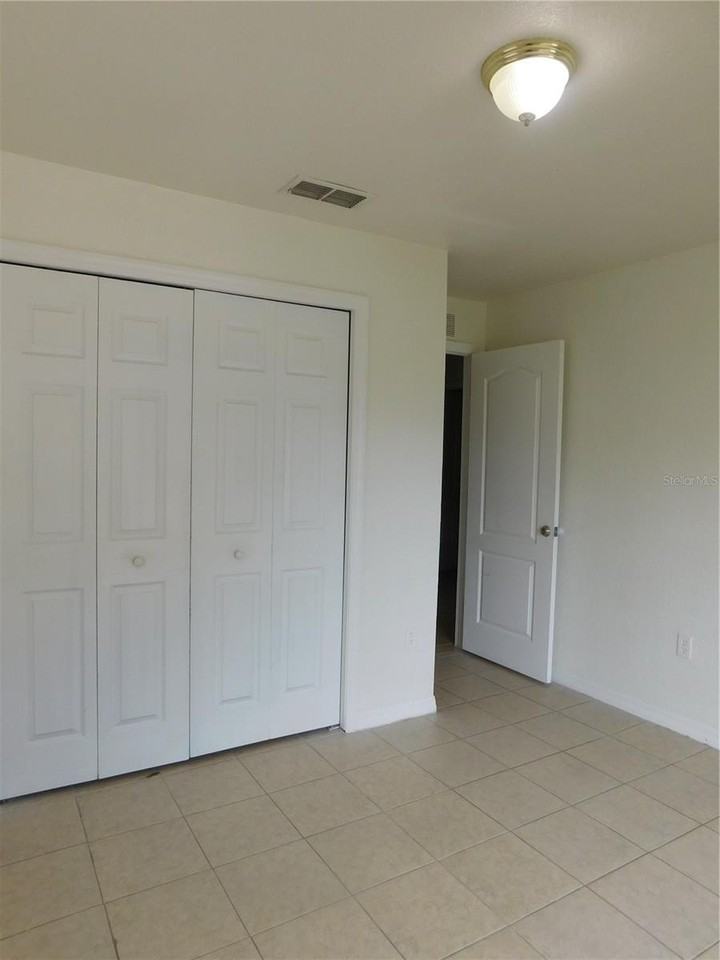 756 Camel Ct - Photo 5 of 18