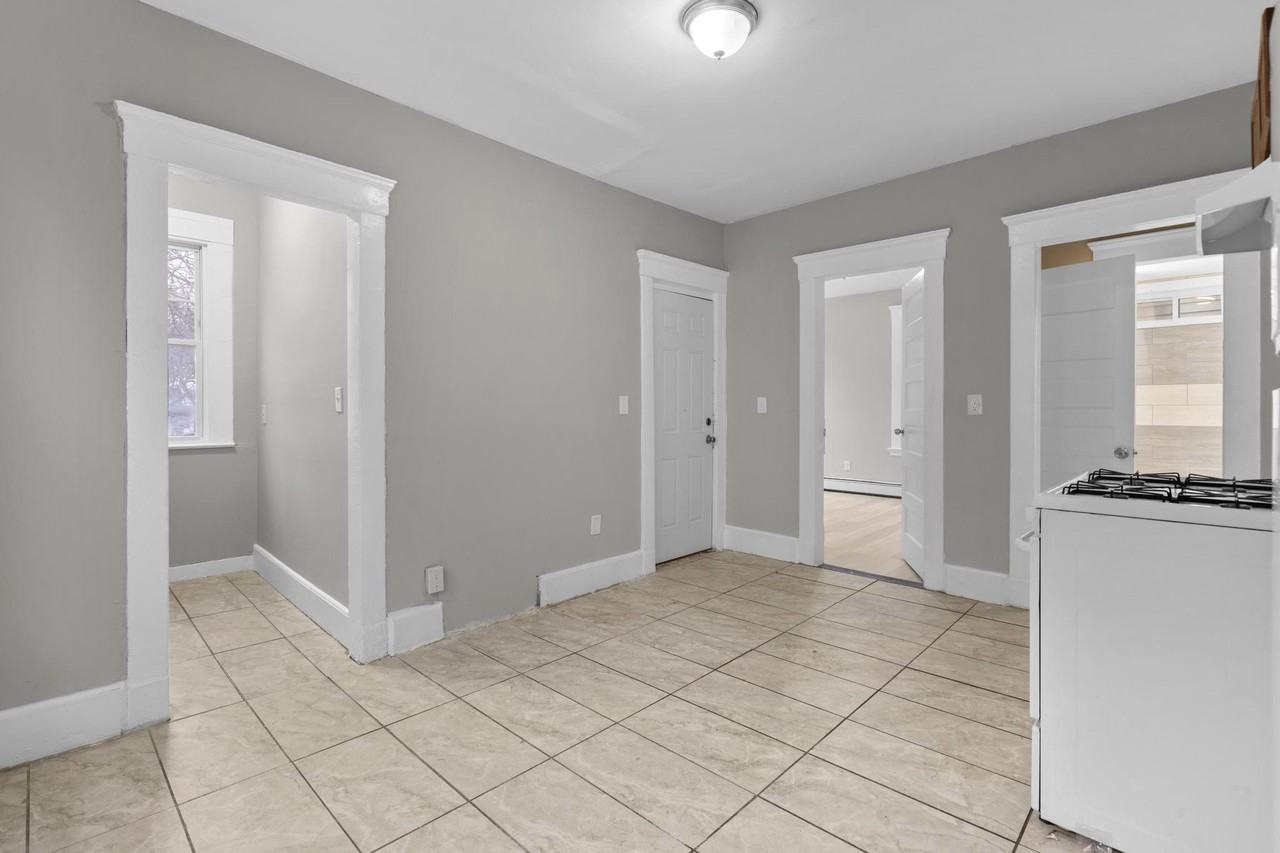 260 Orchard St 2nd Fl #2 - Photo 6 of 28