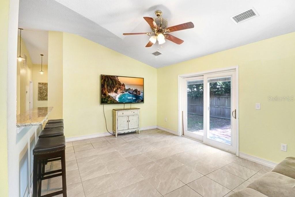 1131 Dogwood Ave - Photo 5 of 28