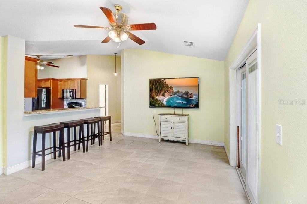 1131 Dogwood Ave - Photo 6 of 28