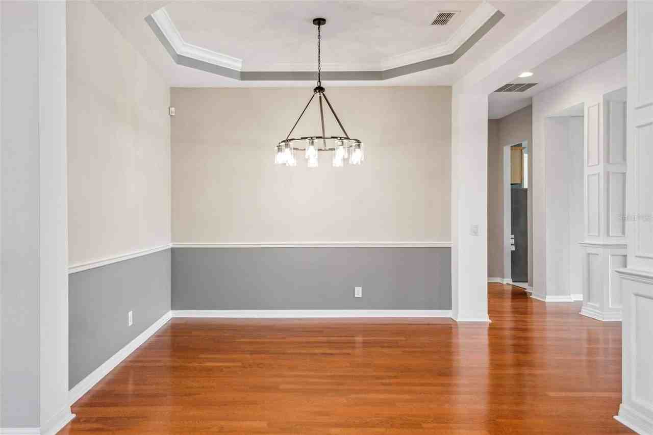 10226 Deercliff Dr - Photo 3 of 25