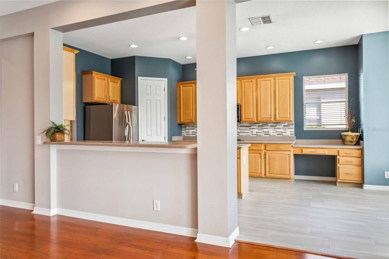 10226 Deercliff Dr - Photo 5 of 25