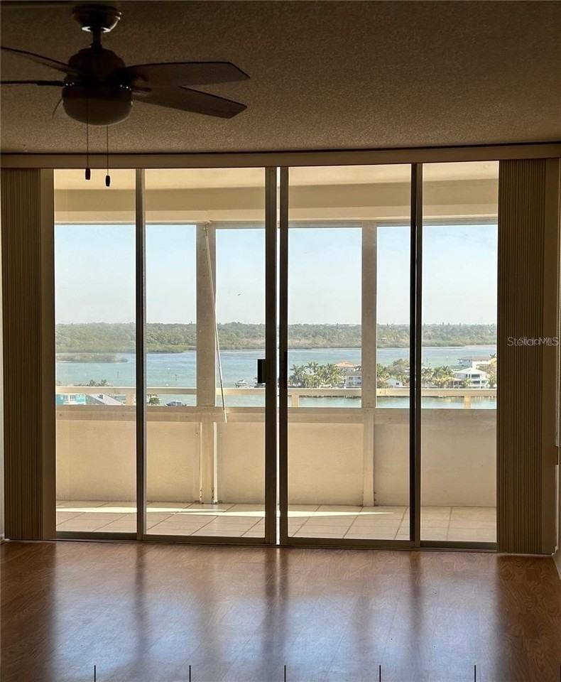 17920 Gulf Blvd #1408 - Photo 3 of 16