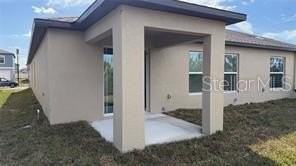 1629 Tropical Oasis Ave - Photo 5 of 42