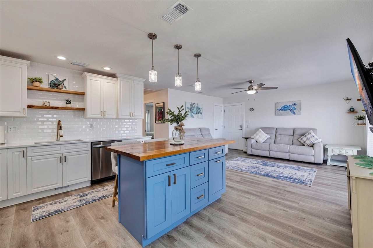 5266 Beach Dr Se #B - Photo 4 of 27