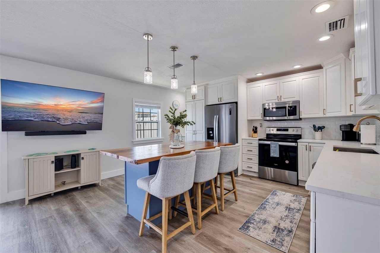 5266 Beach Dr Se #B - Photo 7 of 27