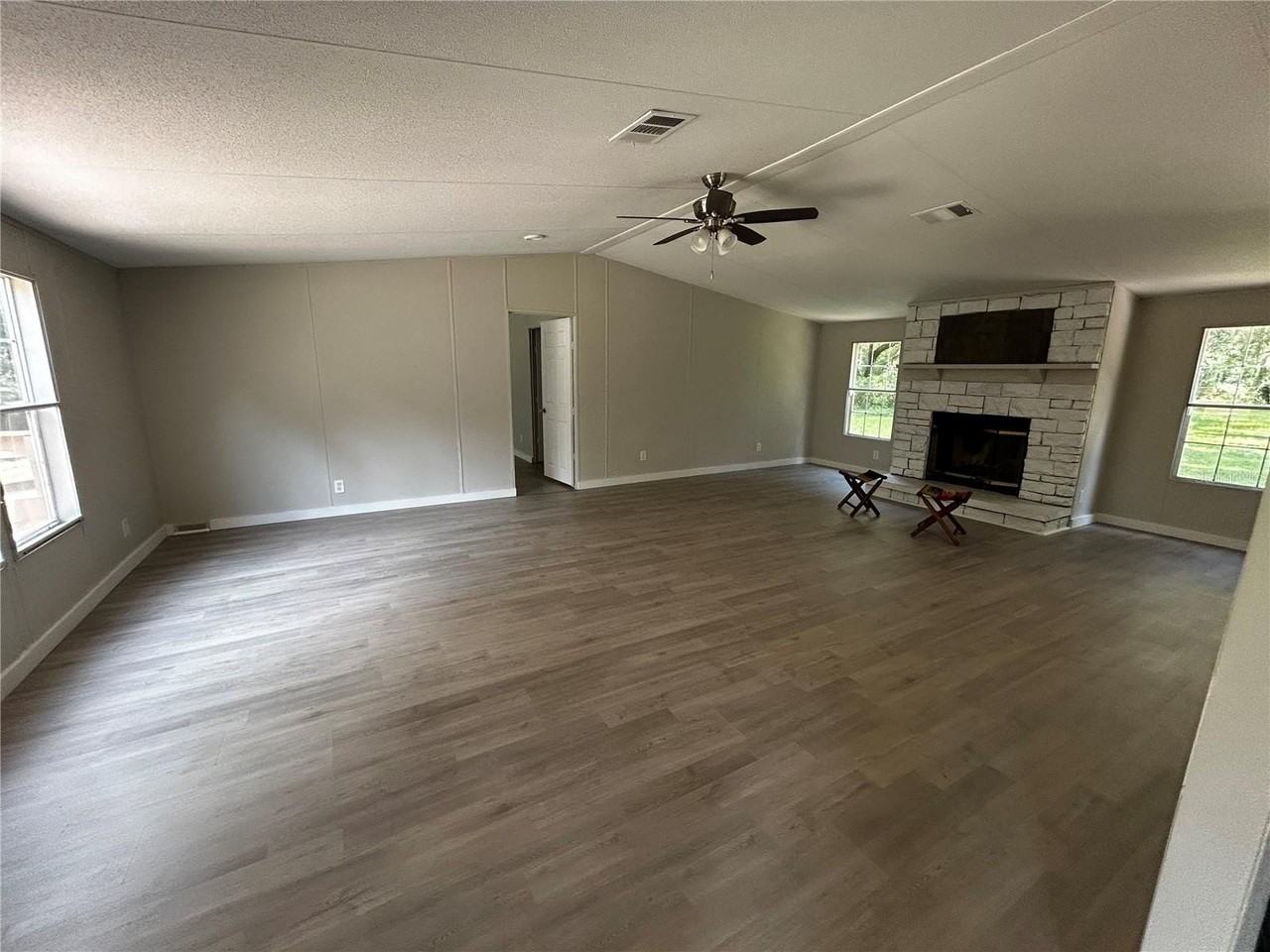 40838 Sutorus Rd - Photo 6 of 21