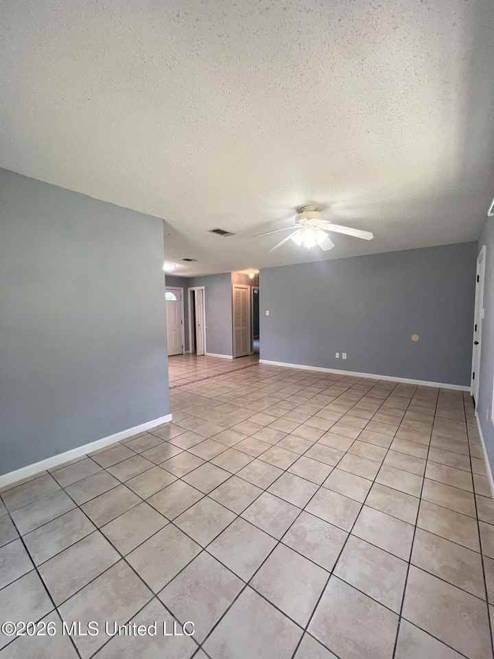 122 Via Don Ray Rd Apt C - Photo 7 of 14