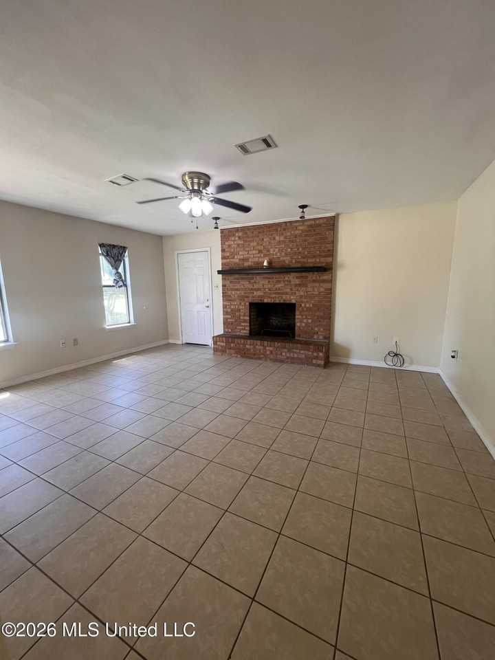 19224 Pineville Rd - Photo 3 of 23