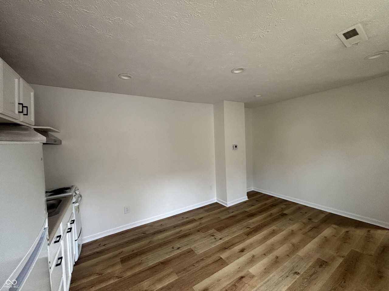 2322 Paris Ave - Photo 3 of 8