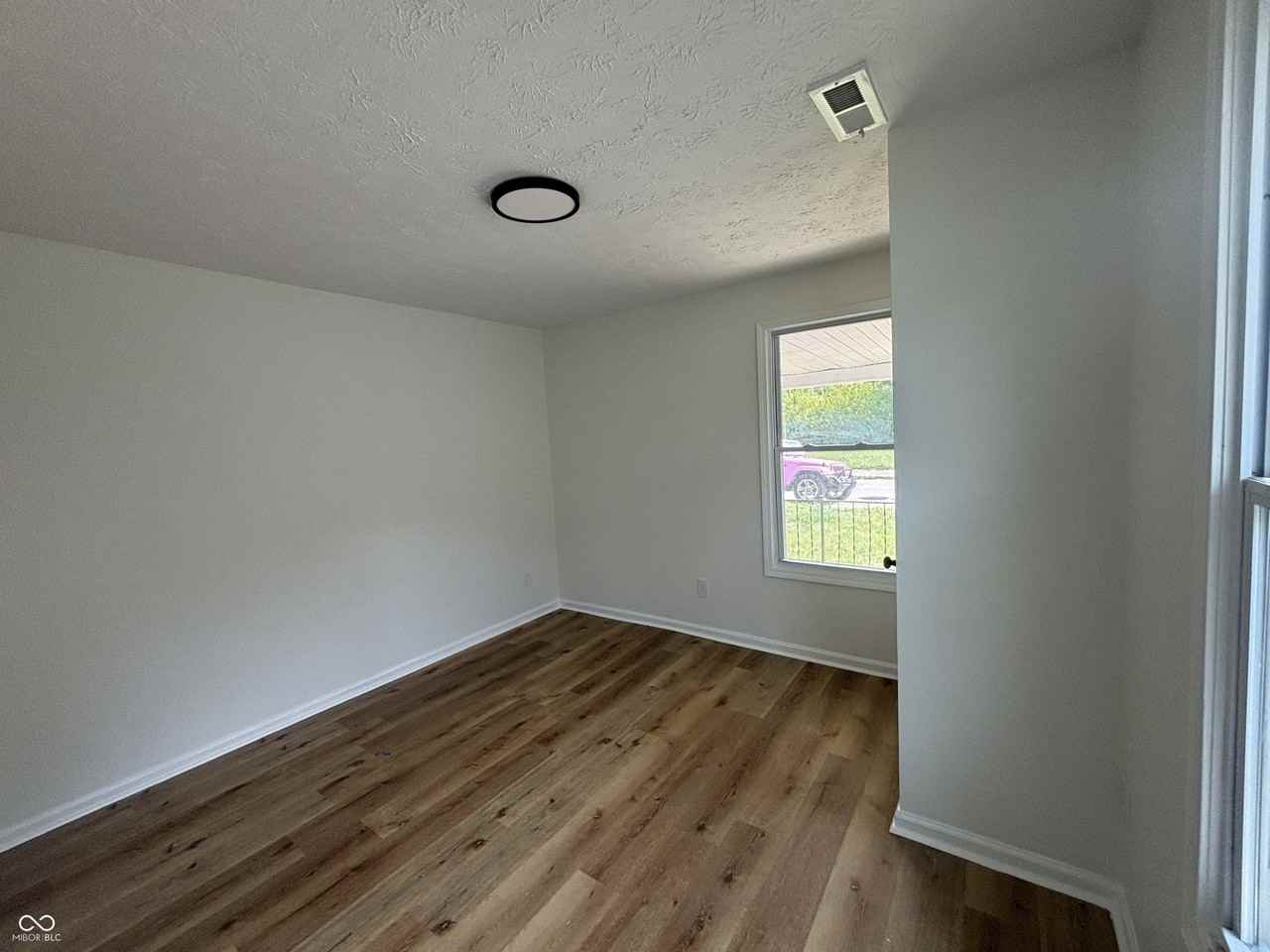 2322 Paris Ave - Photo 7 of 8