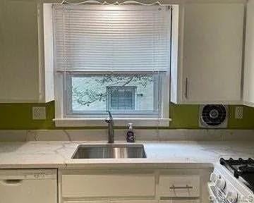 317 E Olive St - Photo 3 of 5