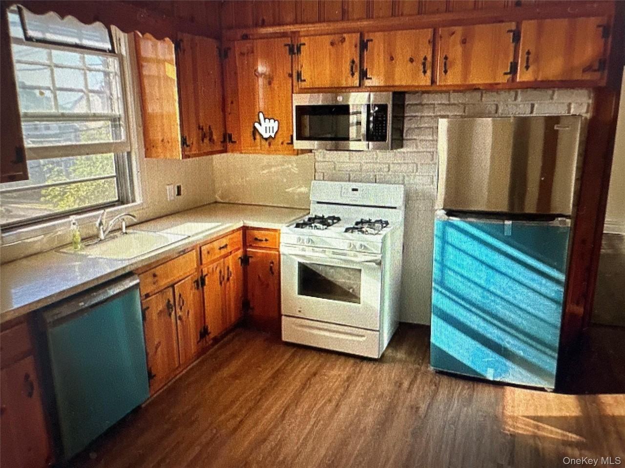 42 Vernon Ave #2 - Photo 2 of 5