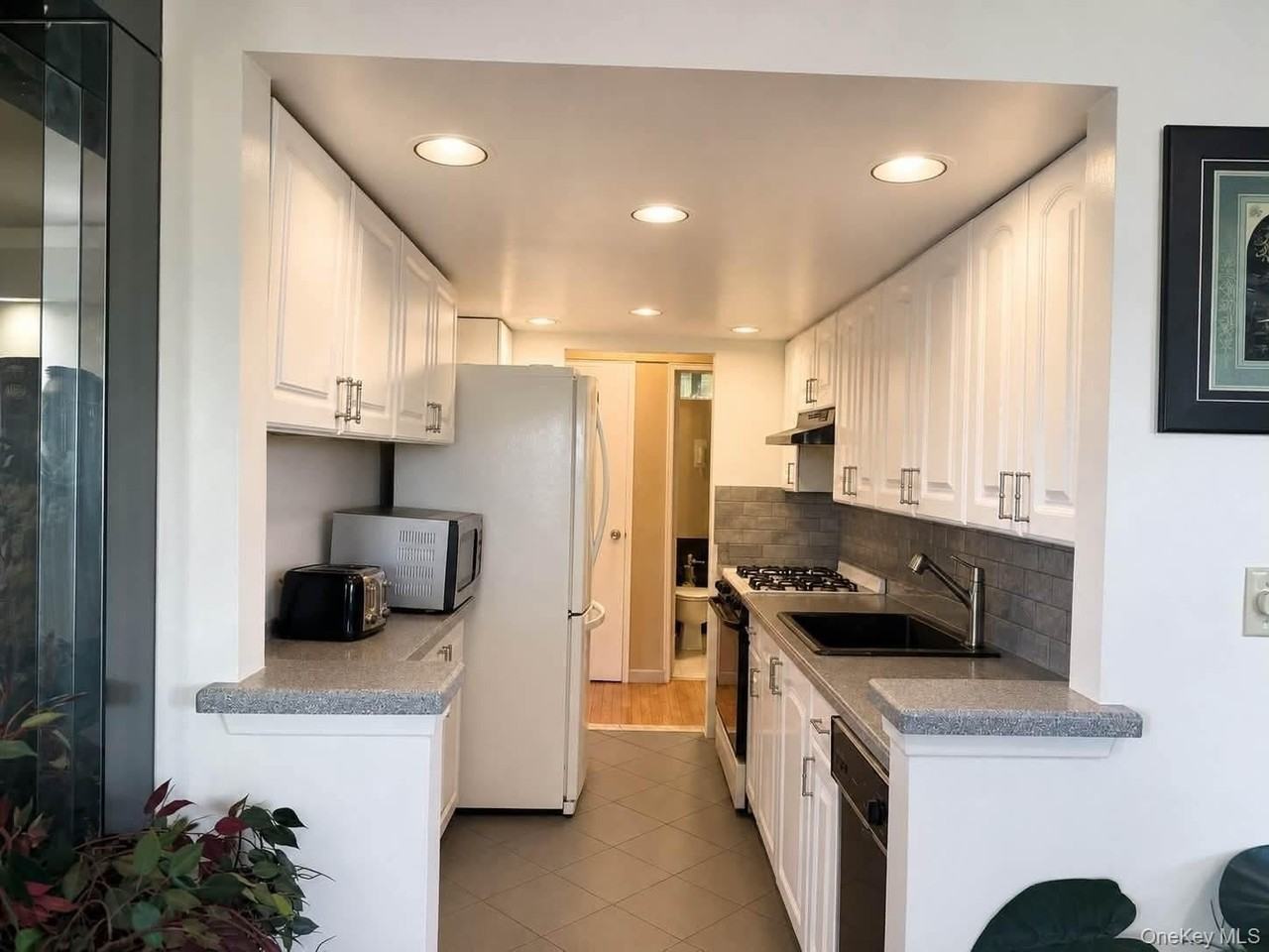 8611 151st Ave #4K - Photo 5 of 14