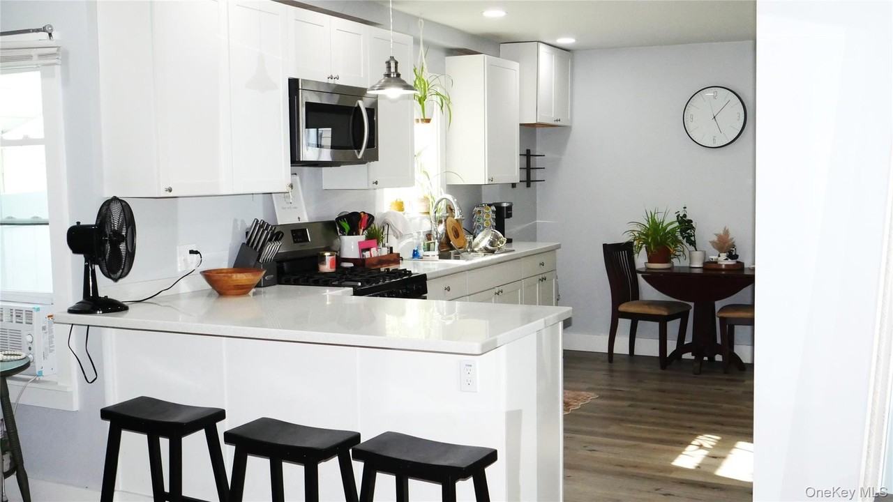 42 Taylor Ave - Photo 4 of 11