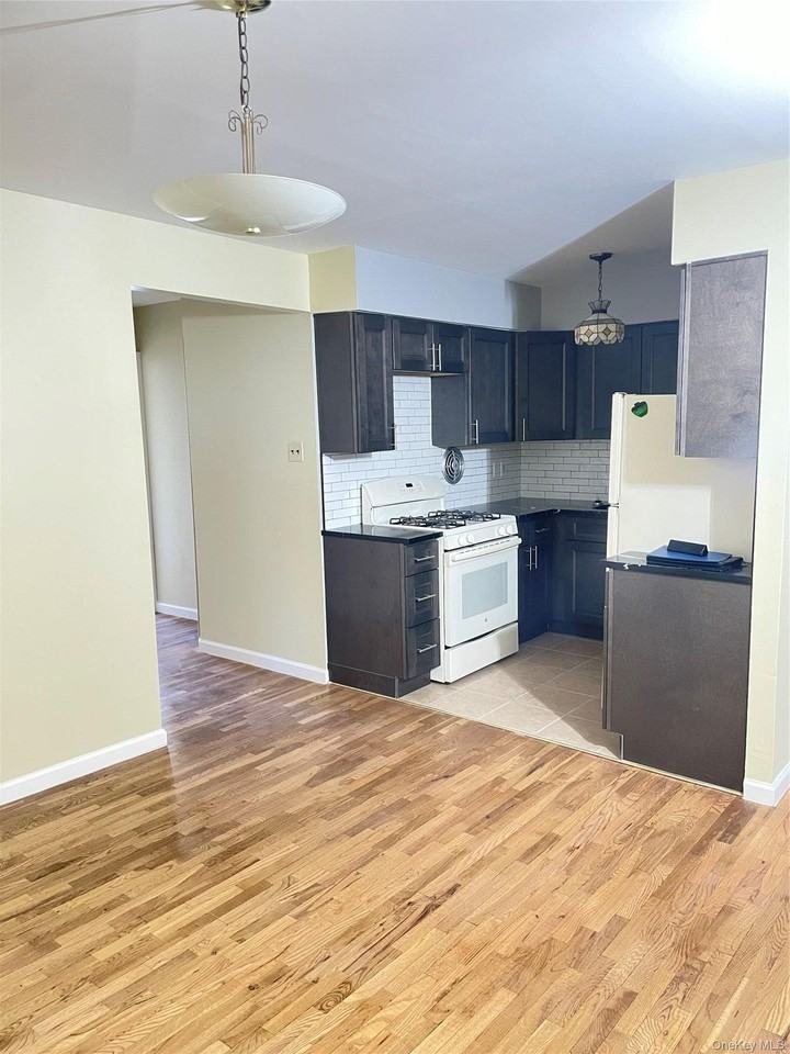 3435 Ely Ave #2 - Photo 4 of 11