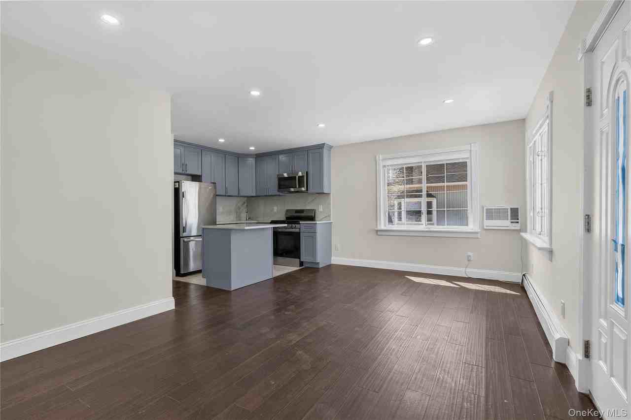 88 Buffalo Ave - Photo 4 of 13