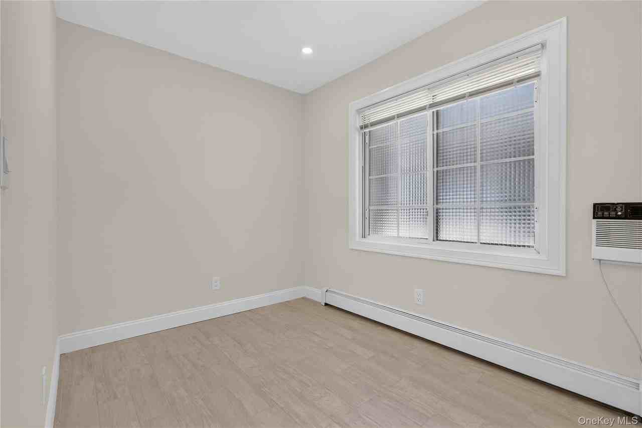 88 Buffalo Ave - Photo 5 of 13