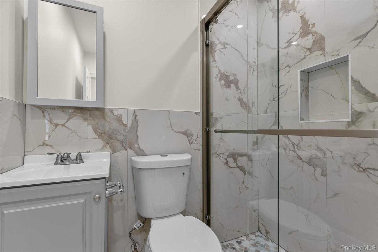 88 Buffalo Ave - Photo 6 of 13