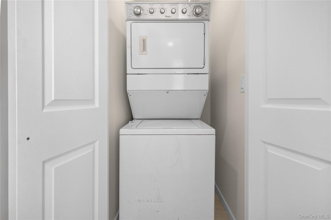 88 Buffalo Ave - Photo 7 of 13