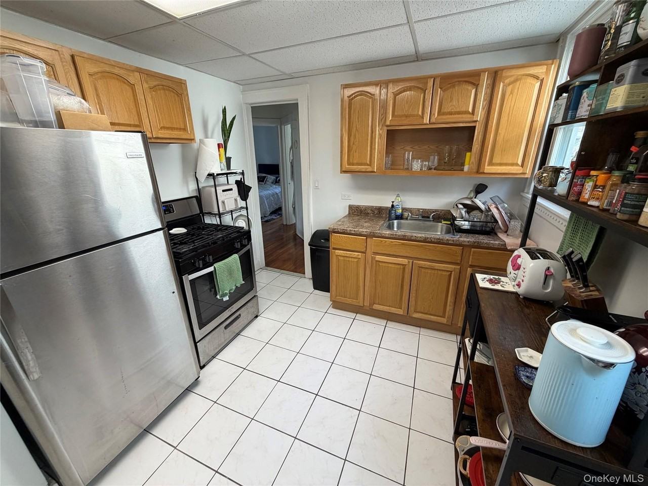 527 W Beech St #1 - Photo 3 of 15