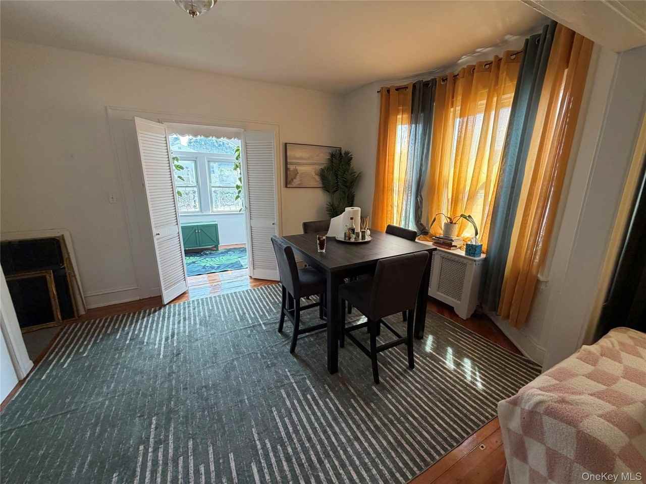 527 W Beech St #1 - Photo 6 of 15