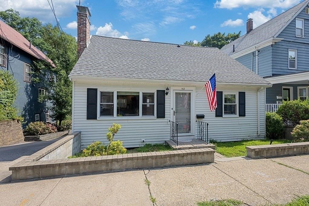 143 Perham St - Photo 2 of 39