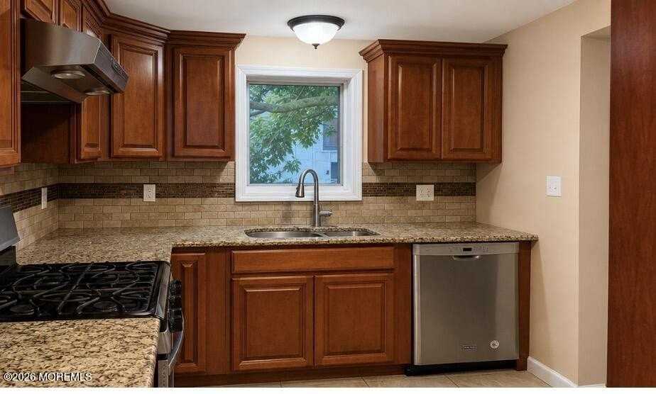 223 Riverside Dr - Photo 3 of 11
