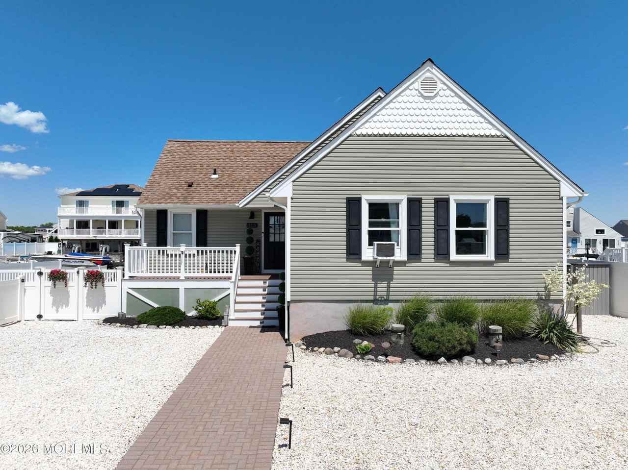 140 Matilda Dr - Photo 2 of 50