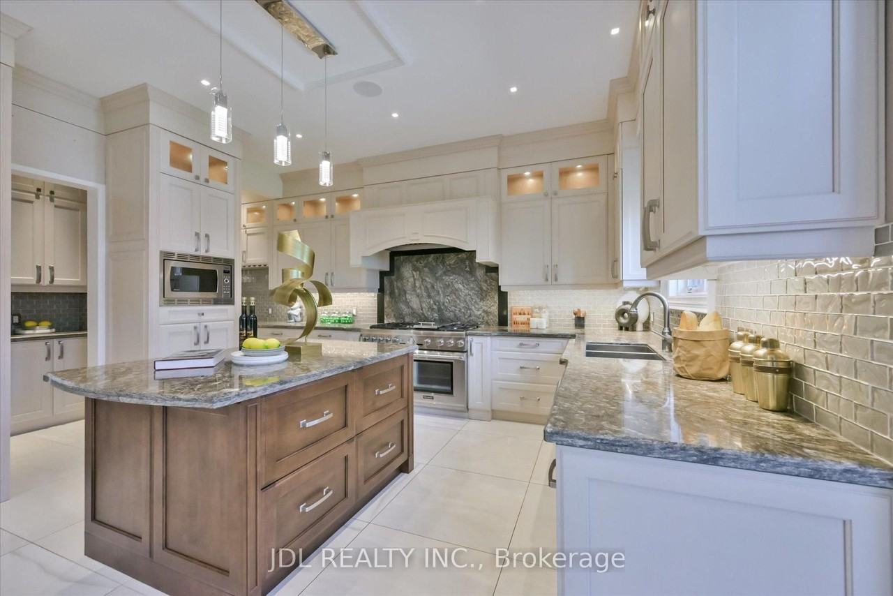 38a Doverwood Court - Photo 2 of 48