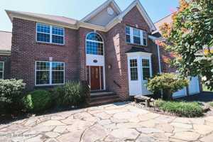 featured image of 10 Emily Rd