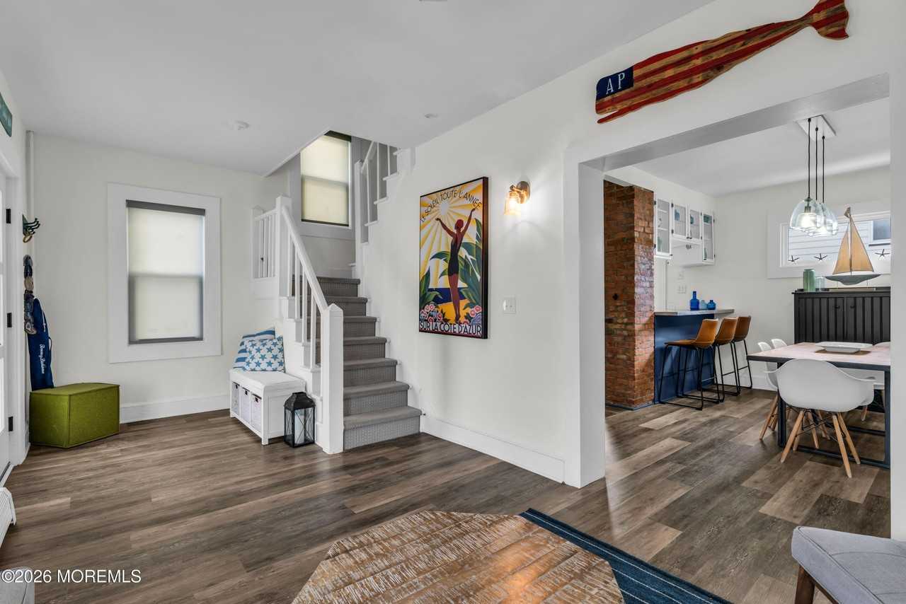 1208 Bond St - Photo 4 of 20