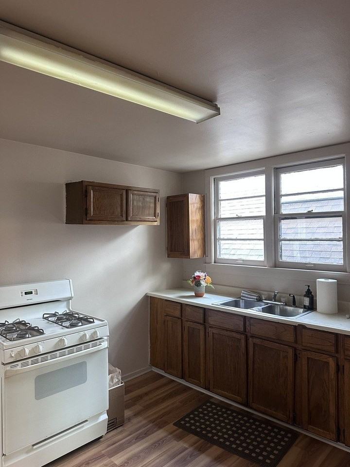 101 E 23rd St #2 - Photo 4 of 15